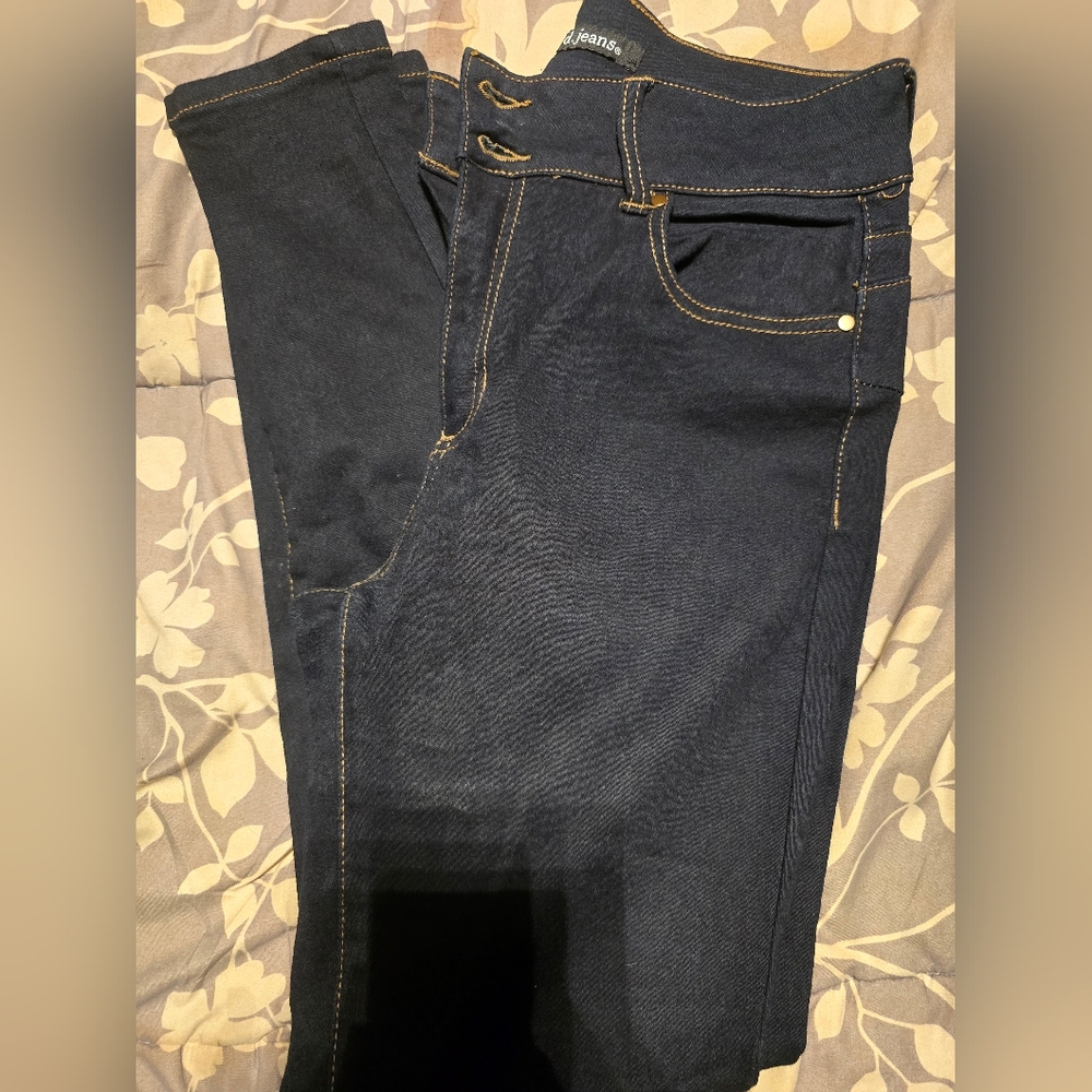 Jeans - Picture 3 of 3